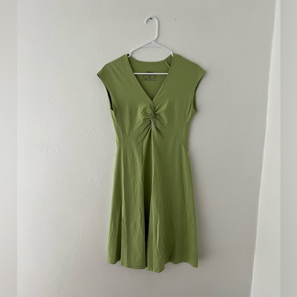 Patagonia light green dress. Size medium.